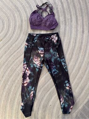 CALIA Purple and Gray Sports Bra and Floral Printed Capri Leggings Active Set